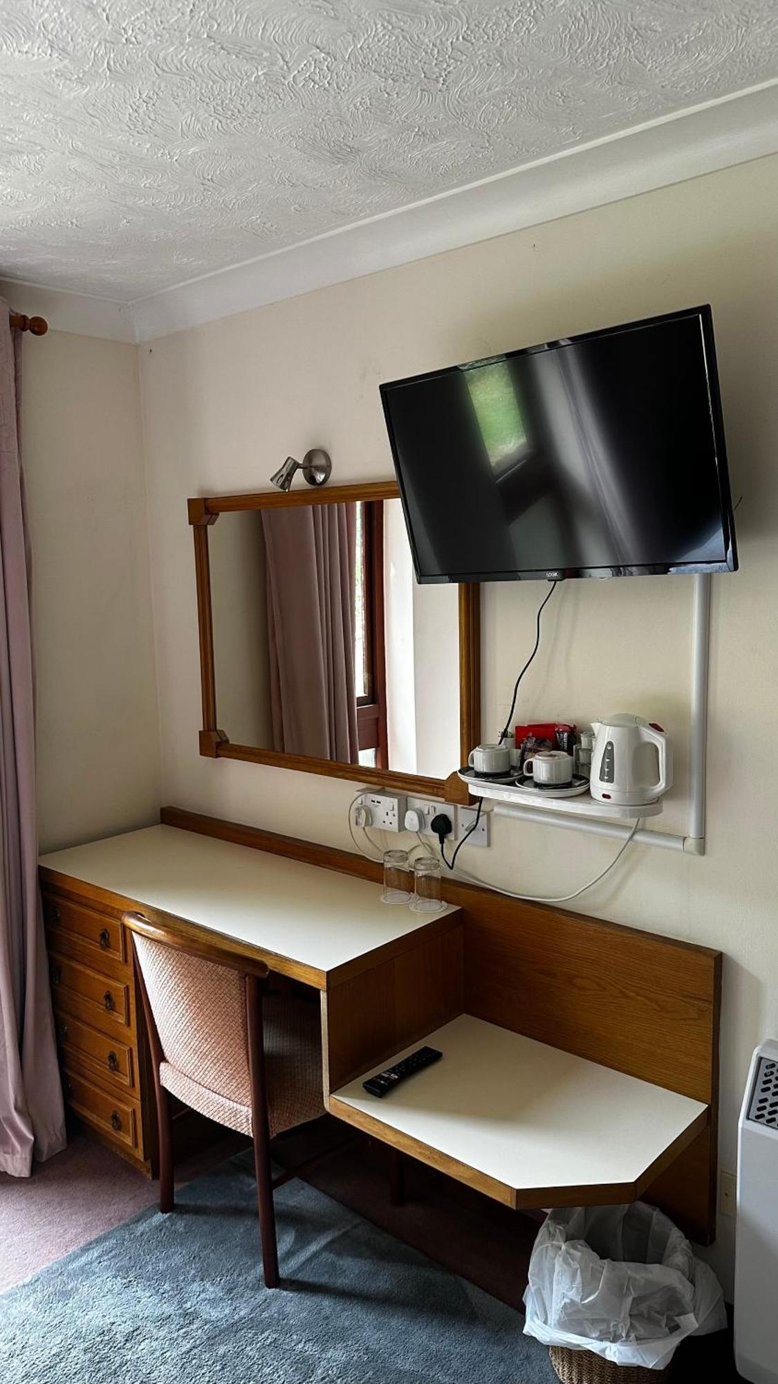 Farmhouse Inn Thaxted Екстериор снимка