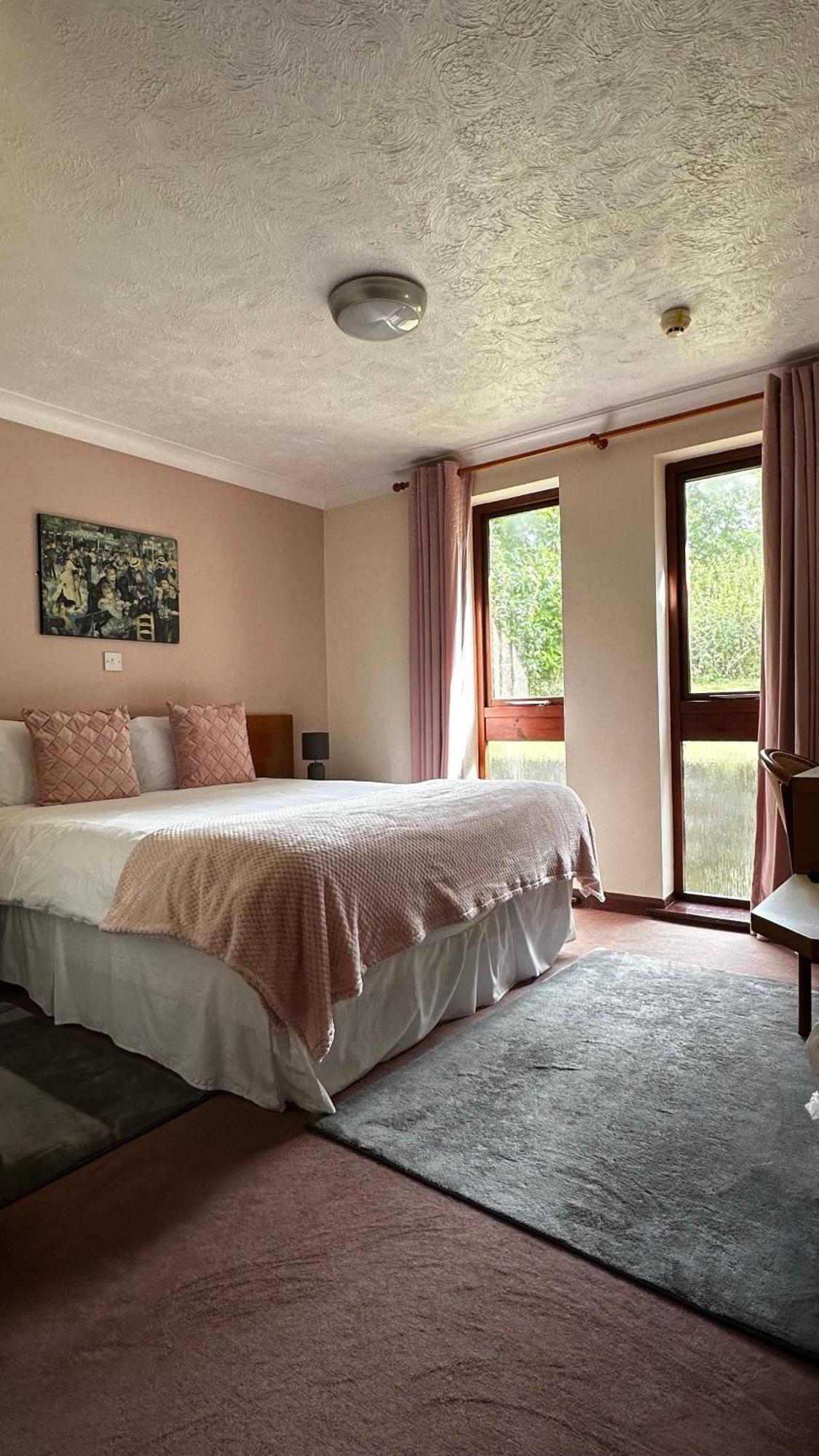 Farmhouse Inn Thaxted Екстериор снимка